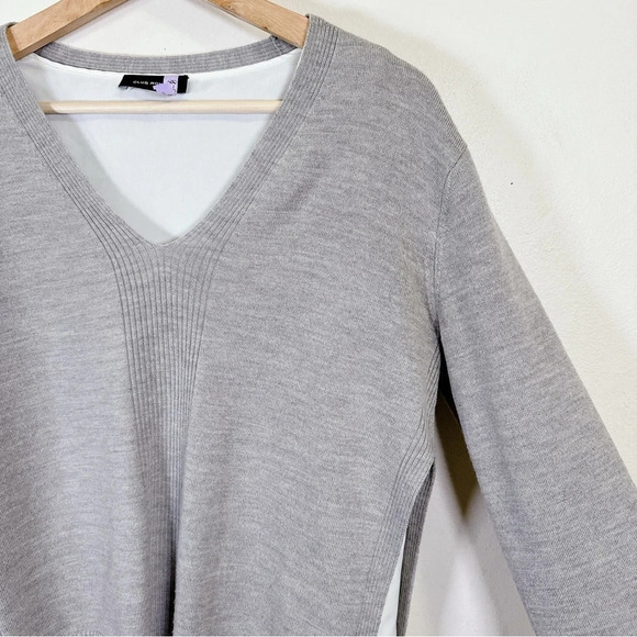Club Monaco Mixed Media V Neck Sweater In Grey White Color - Picture 6 of 15